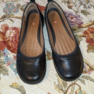 Clarks black leather shoes